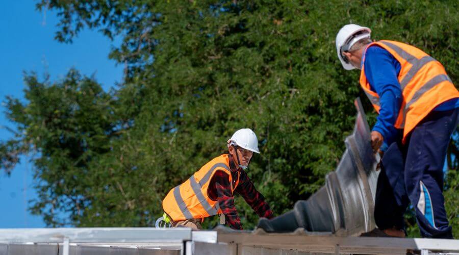 Professional gutter cleaning in West Covina, CA